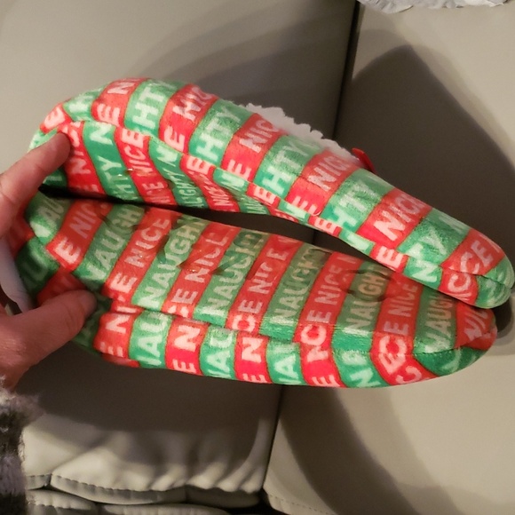 Soft Fuzzy lined Naughty Nice Babba Slippers Ladies shoe size 7-9 1/2 NWT - Picture 5 of 6